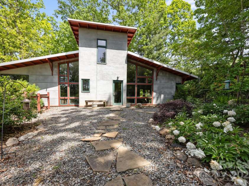 27 Rosebud Lane, Fairview, NC 28730.  MLS# CAR4273615, YatesRealty ID 25369. 