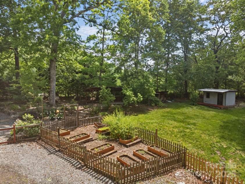 27 Rosebud Lane, Fairview, NC 28730.  MLS# CAR4273615, YatesRealty ID 25369. 