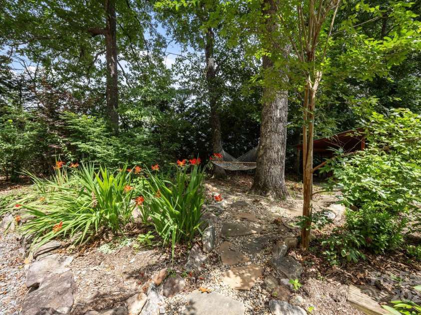 27 Rosebud Lane, Fairview, NC 28730.  MLS# CAR4273615, YatesRealty ID 25369. 