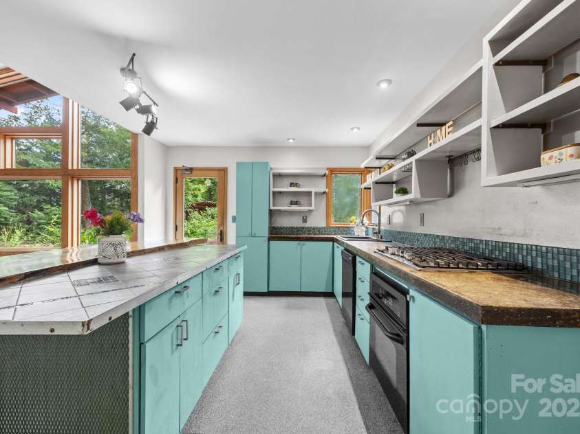 27 Rosebud Lane, Fairview, NC 28730.  MLS# CAR4273615, YatesRealty ID 25369. 