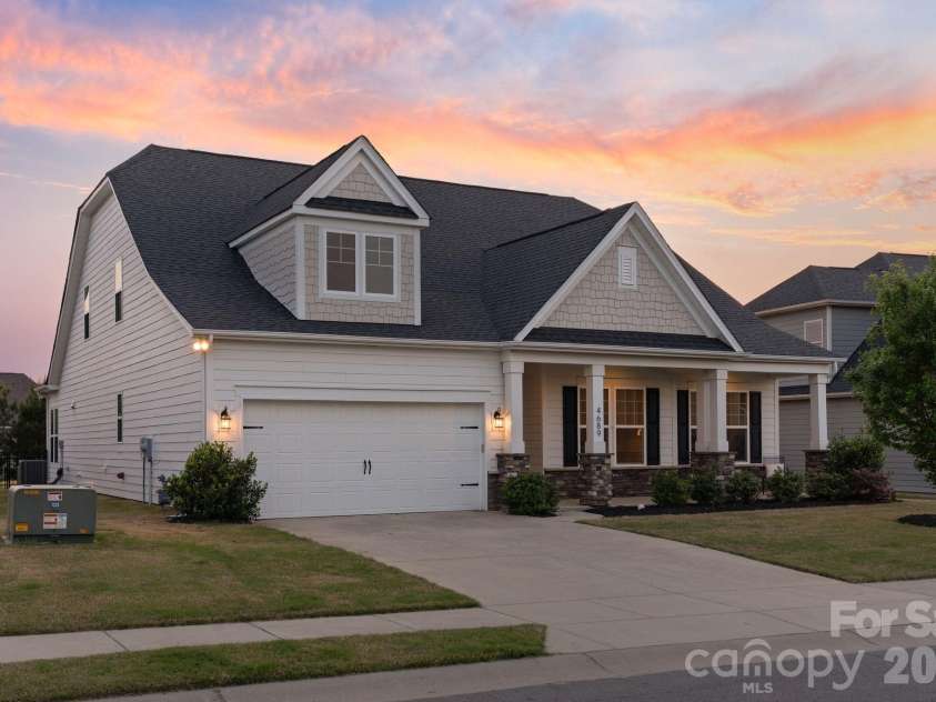 4689 Kingswood Drive, Fort Mill, SC 29707.  MLS# CAR4360868, YatesRealty ID 25369. 