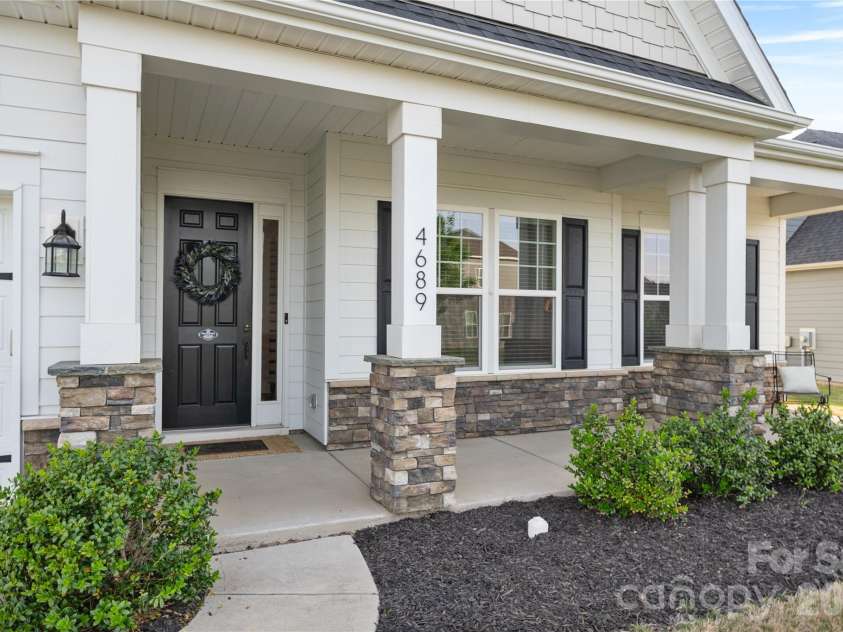4689 Kingswood Drive, Fort Mill, SC 29707.  MLS# CAR4360868, YatesRealty ID 25369. 