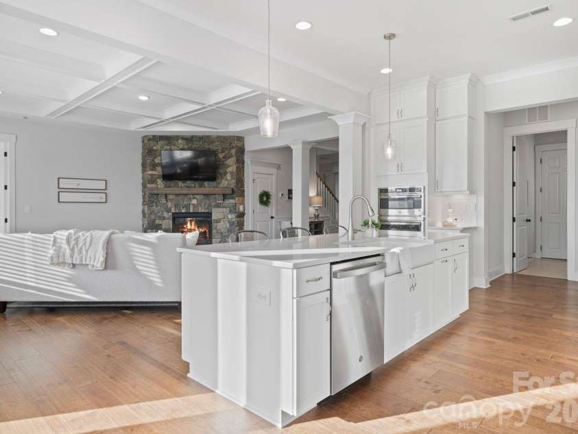 4689 Kingswood Drive, Fort Mill, SC 29707.  MLS# CAR4360868, YatesRealty ID 25369. 
