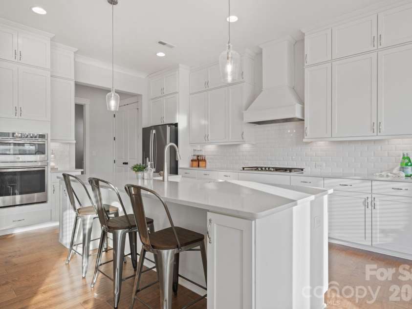 4689 Kingswood Drive, Fort Mill, SC 29707.  MLS# CAR4360868, YatesRealty ID 25369. 