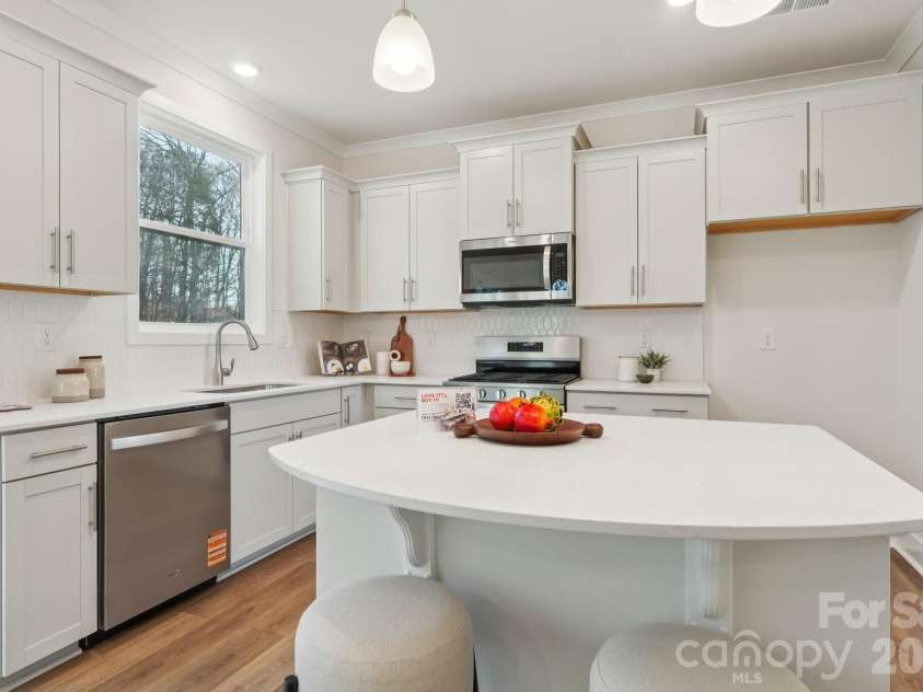 109 Ventnor Way, Mooresville, NC 28115.  MLS# CAR4336770, YatesRealty ID 2537. 