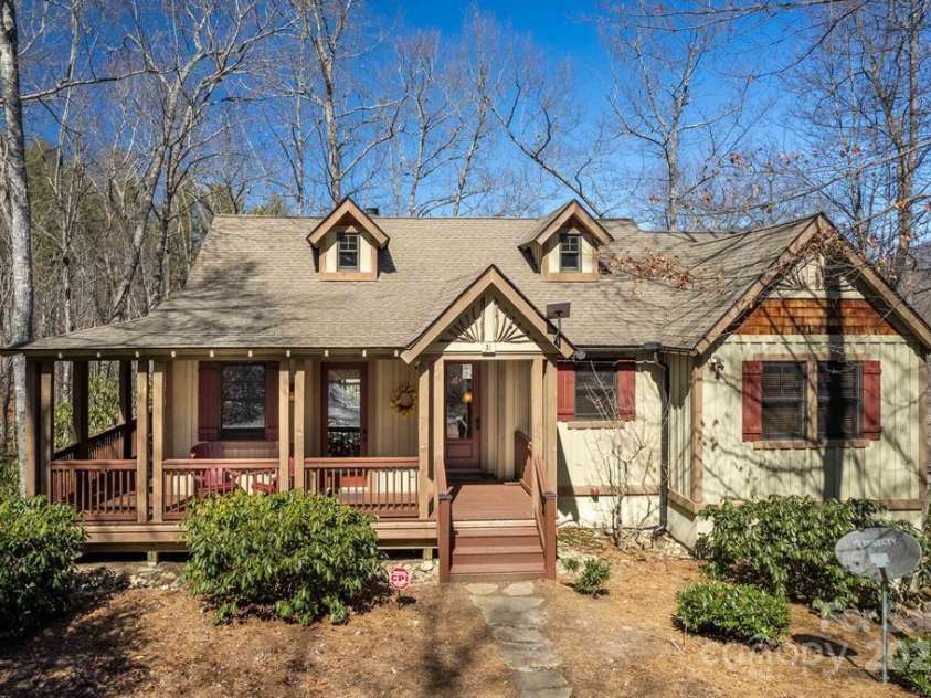 31 Whispering Falls Court, Tuckasegee, NC 28783.  MLS# CAR4234126, YatesRealty ID 2537. 