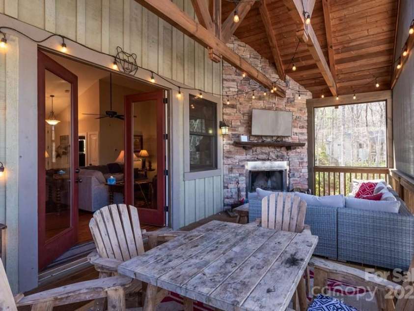 31 Whispering Falls Court, Tuckasegee, NC 28783.  MLS# CAR4234126, YatesRealty ID 2537. 