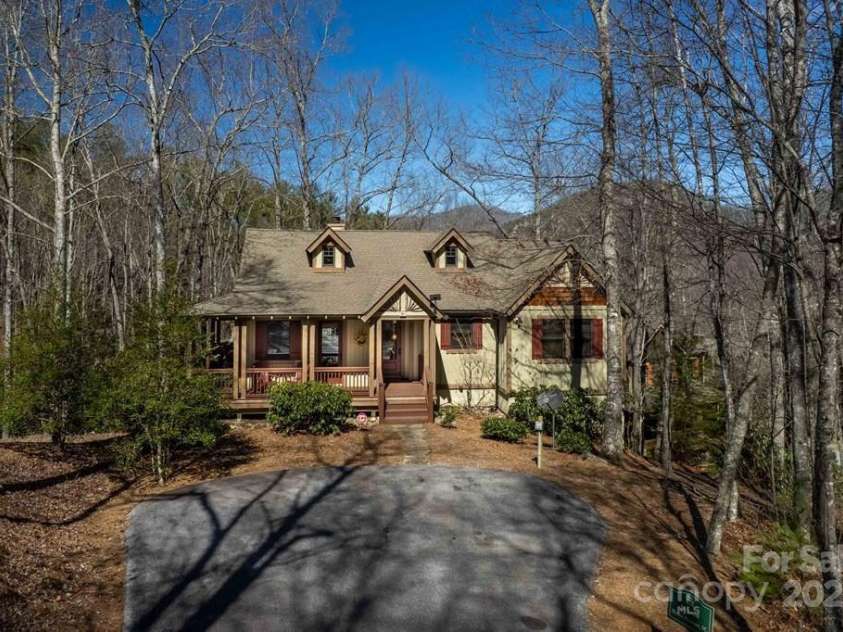 31 Whispering Falls Court, Tuckasegee, NC 28783.  MLS# CAR4234126, YatesRealty ID 2537. 
