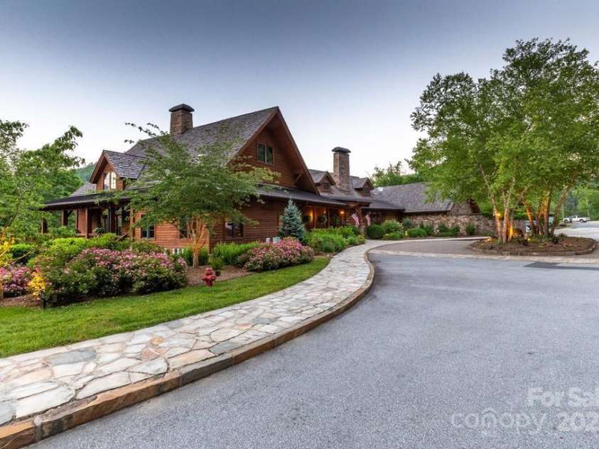31 Whispering Falls Court, Tuckasegee, NC 28783.  MLS# CAR4234126, YatesRealty ID 2537. 