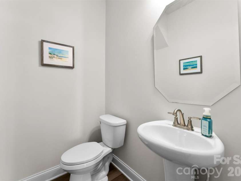 10141 Rainier Trail Drive, Huntersville, NC 28078.  MLS# CAR4375749, YatesRealty ID 25370. Half bathroom located on main floor