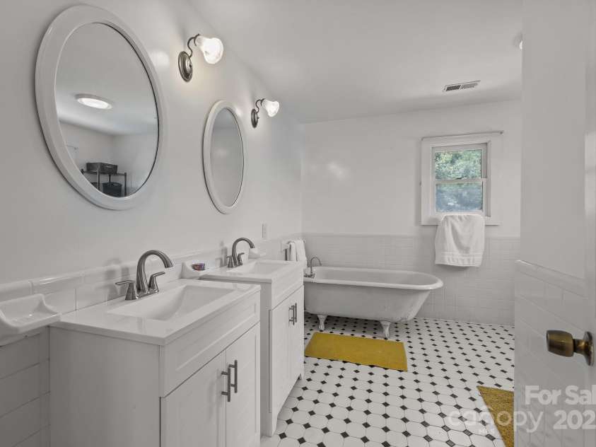 114 Windchime Lane, Mooresville, NC 28115.  MLS# CAR4272879, YatesRealty ID 25370. 