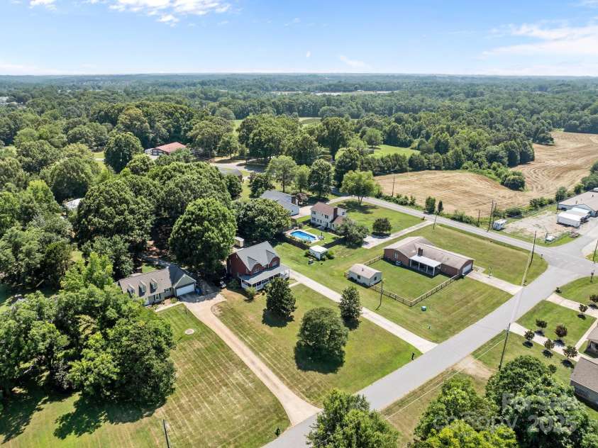 114 Windchime Lane, Mooresville, NC 28115.  MLS# CAR4272879, YatesRealty ID 25370. 