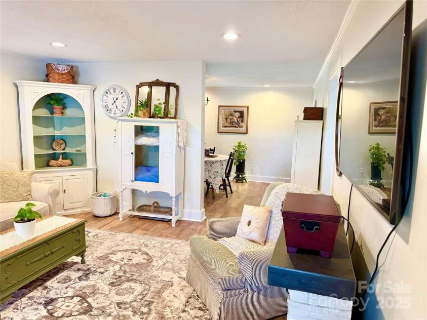 227 Reep Drive, Morganton, NC 28655.  MLS# CAR4312133, YatesRealty ID 25372. Living room in main house