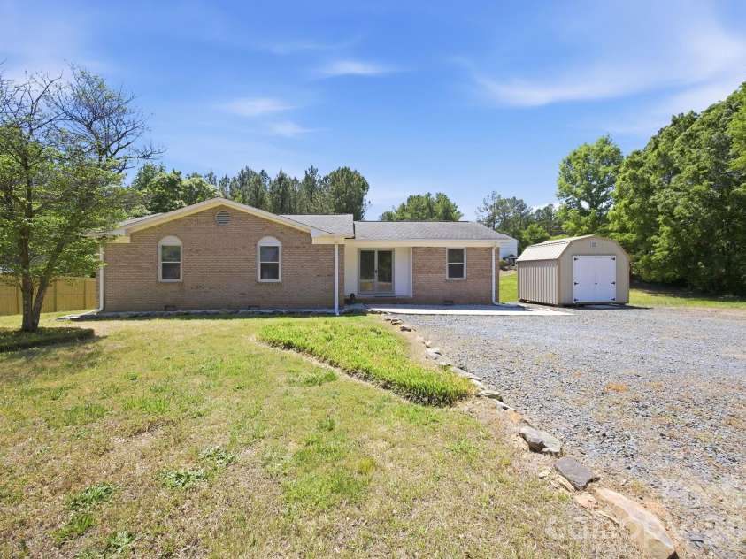 234 Oak Lane, Oakboro, NC 28129.  MLS# CAR4372490, YatesRealty ID 25372. 