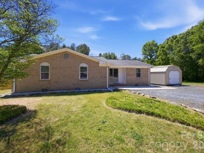 234 Oak Lane, Oakboro, NC 28129.  MLS# CAR4372490, YatesRealty ID 25372. 
