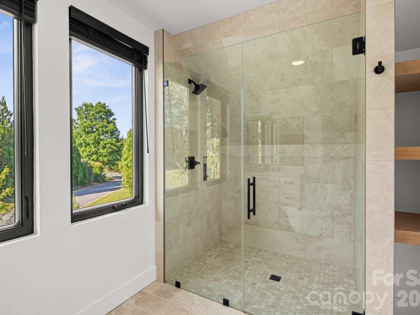 10 Autumn Leaf Drive, Fletcher, NC 28732.  MLS# CAR4383974, YatesRealty ID 25375. 