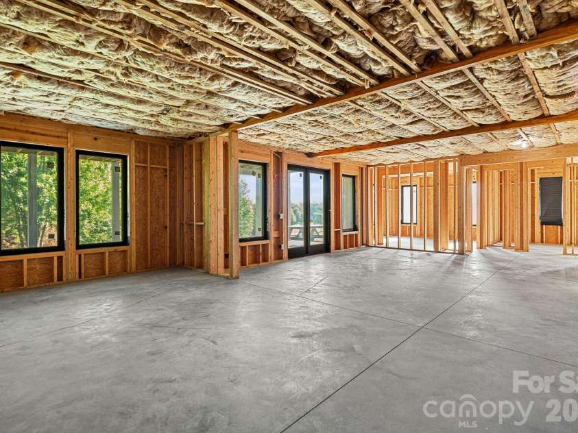 10 Autumn Leaf Drive, Fletcher, NC 28732.  MLS# CAR4383974, YatesRealty ID 25375. 