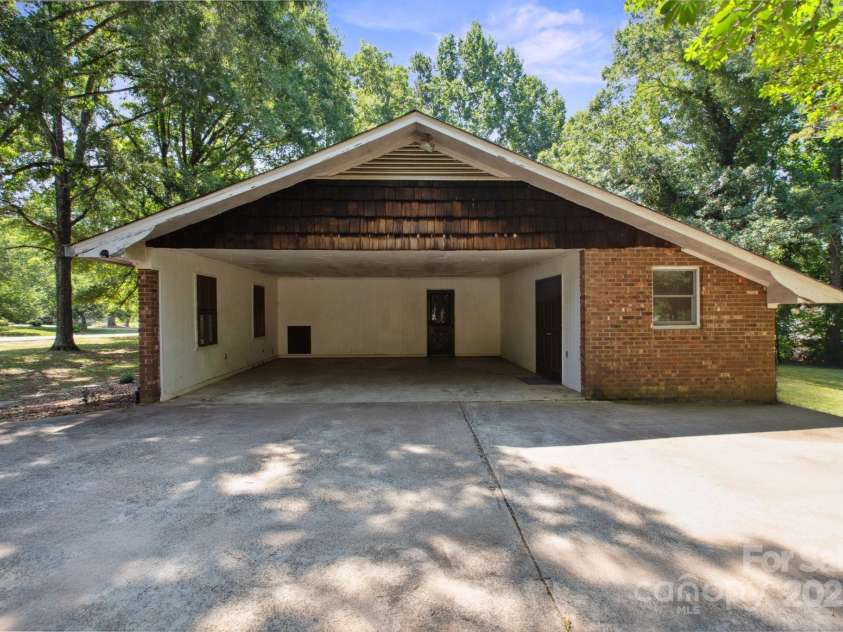10120 Withers Road, Charlotte, NC 28278.  MLS# CAR4278511, YatesRealty ID 25375. 