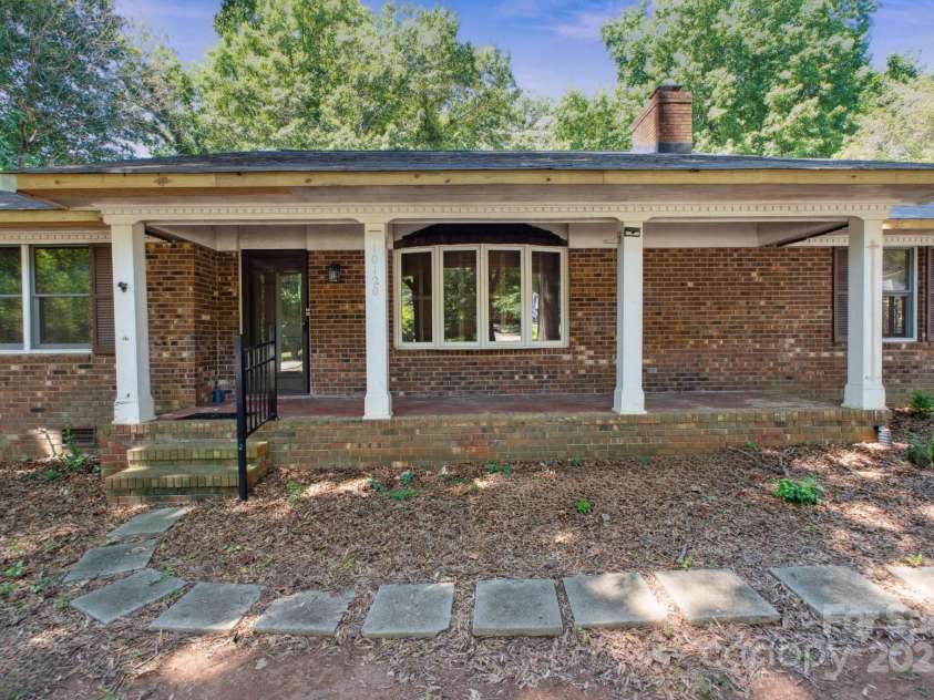 10120 Withers Road, Charlotte, NC 28278.  MLS# CAR4278511, YatesRealty ID 25375. 