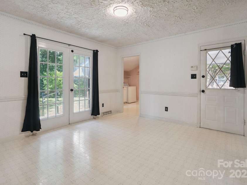 10120 Withers Road, Charlotte, NC 28278.  MLS# CAR4278511, YatesRealty ID 25375. 