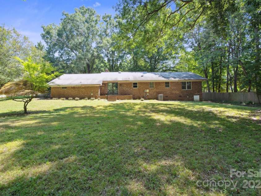 10120 Withers Road, Charlotte, NC 28278.  MLS# CAR4278511, YatesRealty ID 25375. 