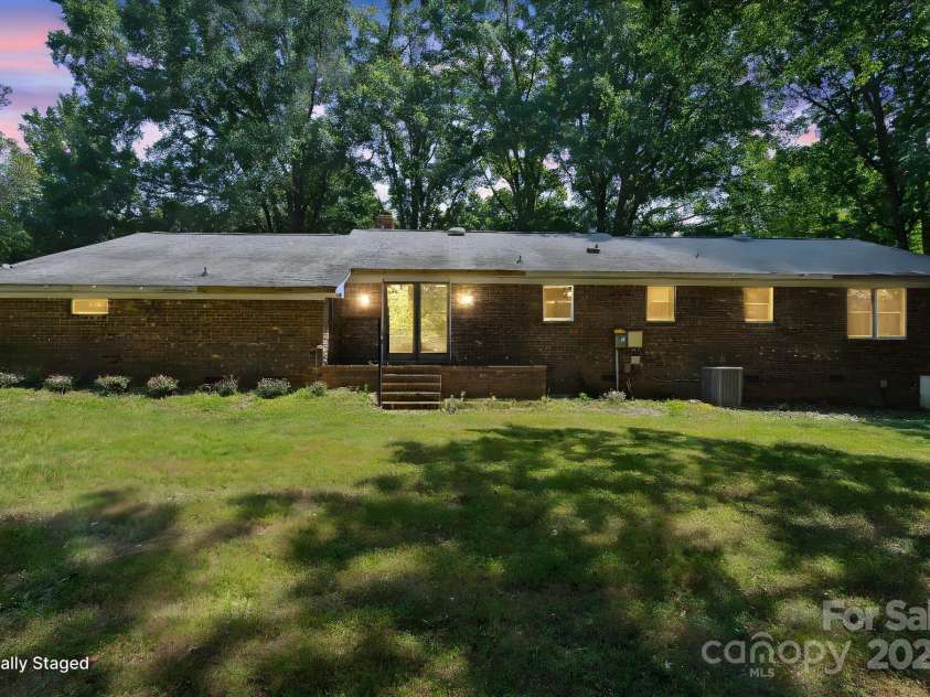 10120 Withers Road, Charlotte, NC 28278.  MLS# CAR4278511, YatesRealty ID 25375. 