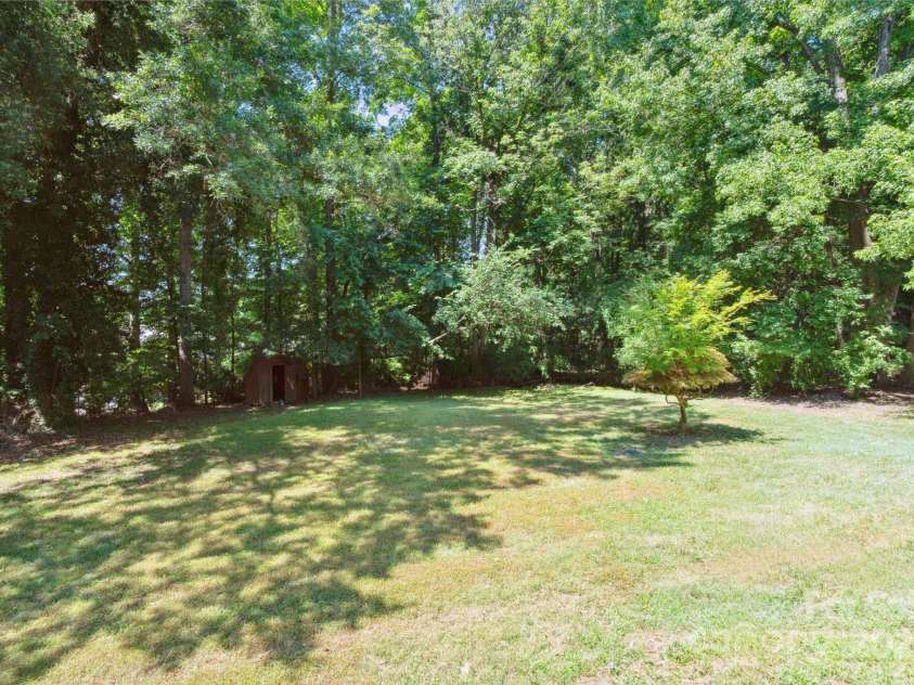 10120 Withers Road, Charlotte, NC 28278.  MLS# CAR4278511, YatesRealty ID 25375. 