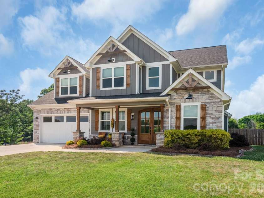 5120 Pond Bluff Drive, Monroe, NC 28112.  MLS# CAR4374049, YatesRealty ID 25376. 