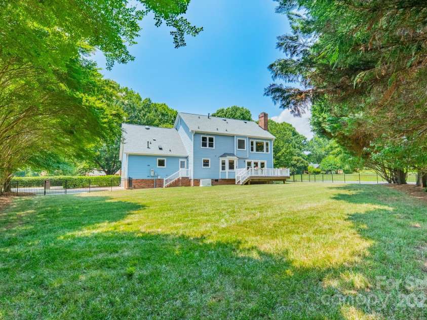 6412 Boykin Spaniel Road, Charlotte, NC 28277.  MLS# CAR4275180, YatesRealty ID 25376. 