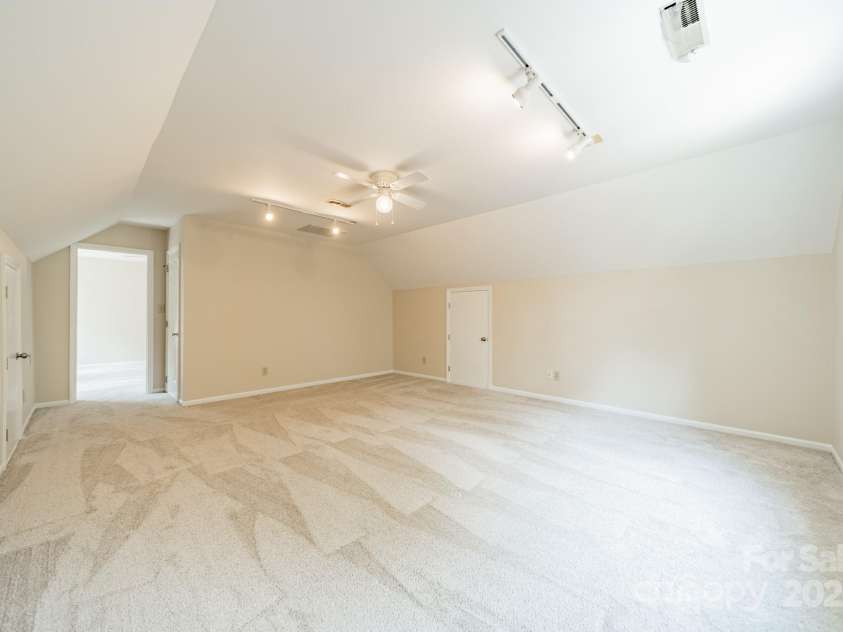 6412 Boykin Spaniel Road, Charlotte, NC 28277.  MLS# CAR4275180, YatesRealty ID 25376. Bonus Room