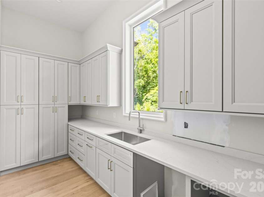 11220 Aubrey Elena Court, Davidson, NC 28036.  MLS# CAR4380382, YatesRealty ID 25377. 