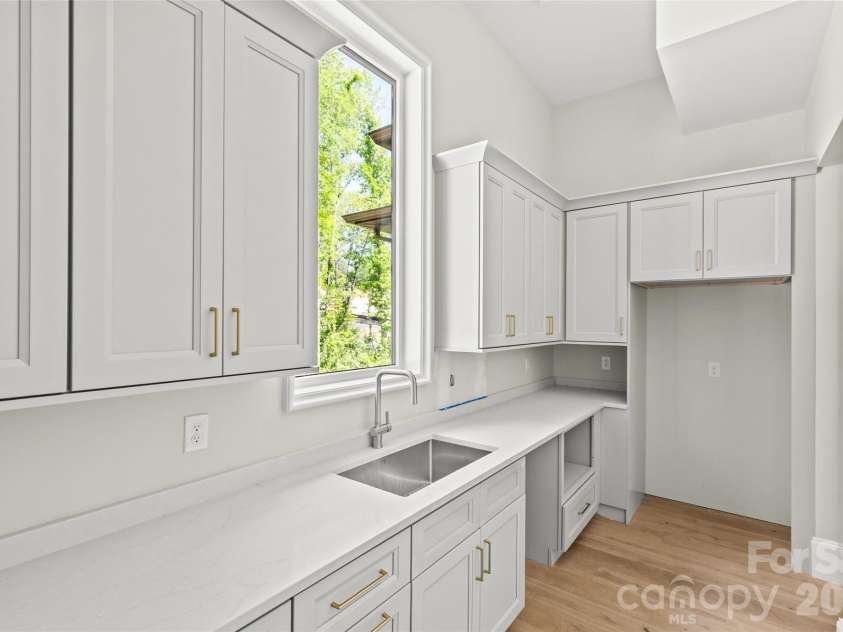11220 Aubrey Elena Court, Davidson, NC 28036.  MLS# CAR4380382, YatesRealty ID 25377. 