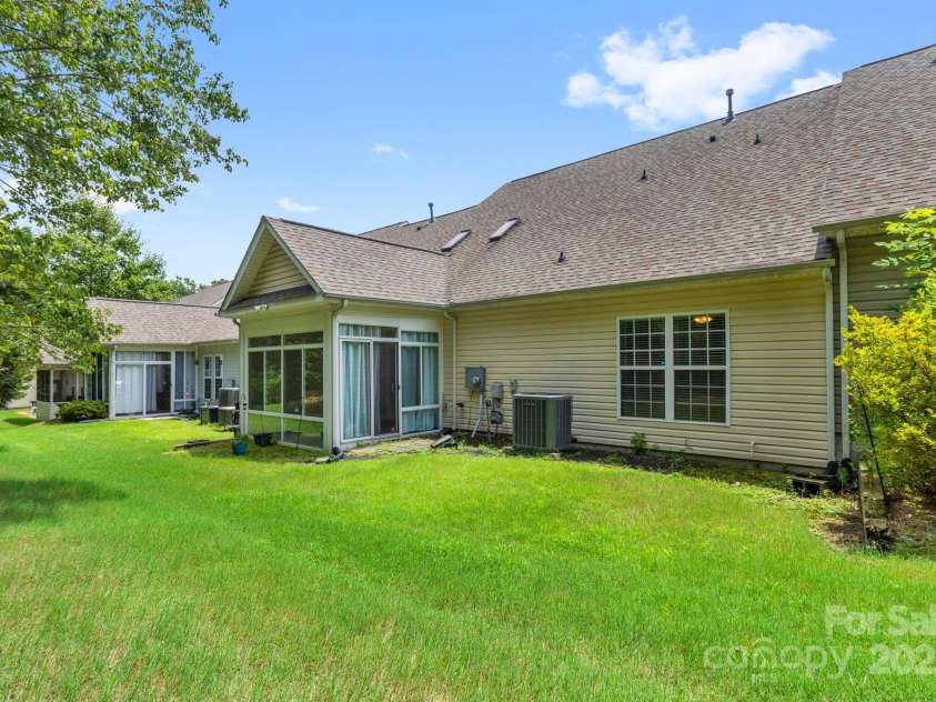 10906 Stone Trail Road, Charlotte, NC 28213.  MLS# CAR4276882, YatesRealty ID 25378. Backyard