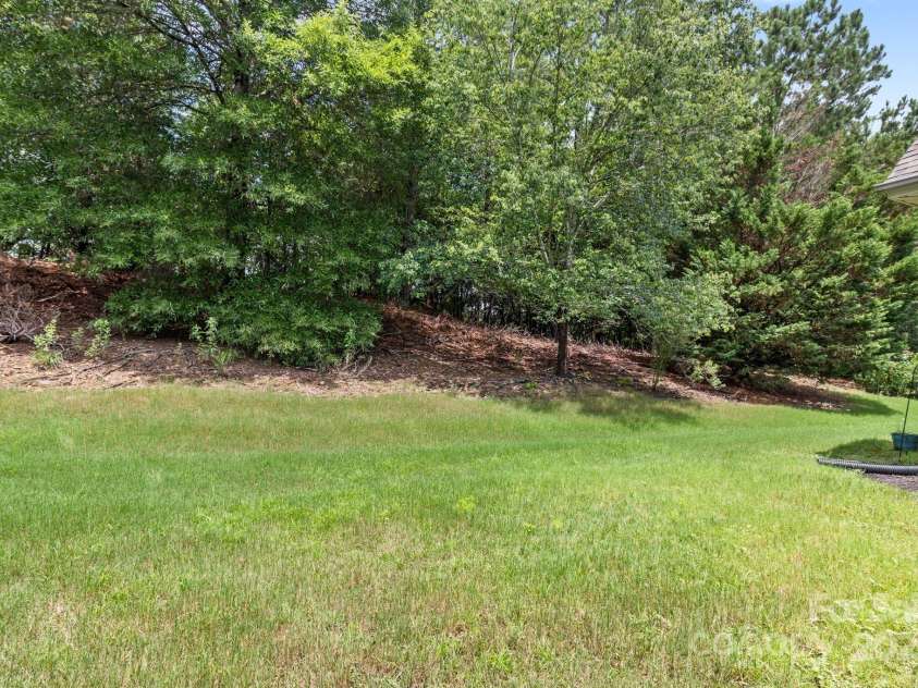 10906 Stone Trail Road, Charlotte, NC 28213.  MLS# CAR4276882, YatesRealty ID 25378. Backyard