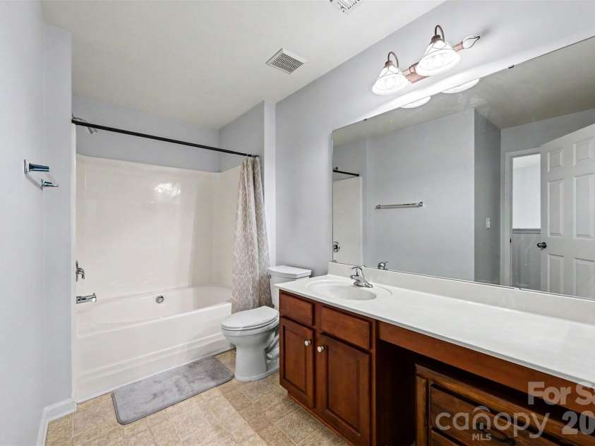 19362 Makayla Lane, Cornelius, NC 28031.  MLS# CAR4381286, YatesRealty ID 25378. 