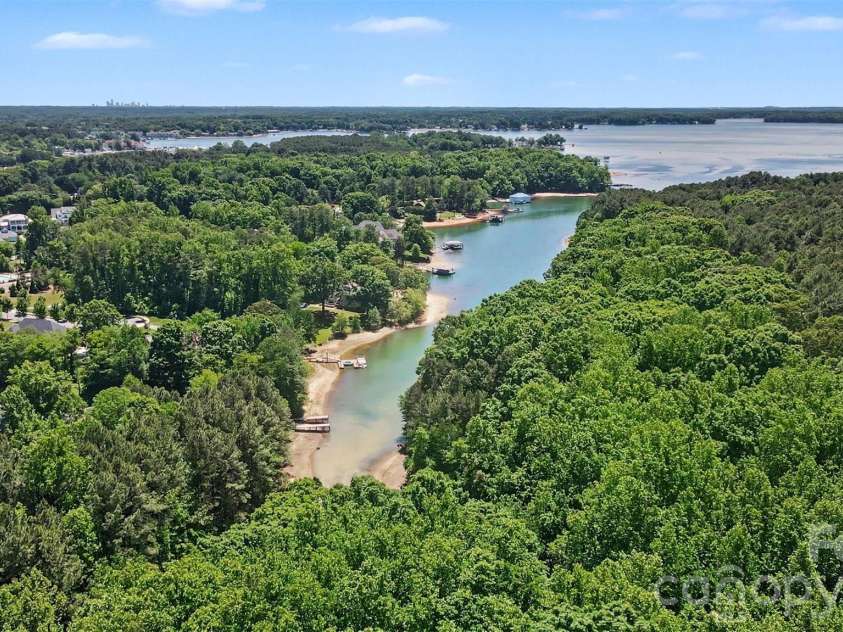 19362 Makayla Lane, Cornelius, NC 28031.  MLS# CAR4381286, YatesRealty ID 25378. 