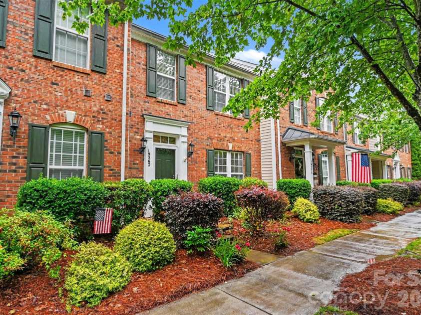 19362 Makayla Lane, Cornelius, NC 28031.  MLS# CAR4381286, YatesRealty ID 25378. 