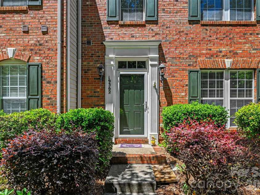 19362 Makayla Lane, Cornelius, NC 28031.  MLS# CAR4381286, YatesRealty ID 25378. 