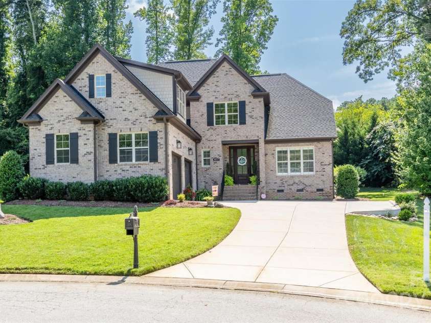 4017 Halyard Drive, Denver, NC 28037.  MLS# CAR4268992, YatesRealty ID 25379. Welcome Home to your cul-de-sac lot