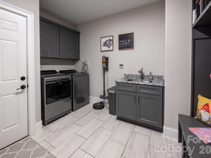 4017 Halyard Drive, Denver, NC 28037.  MLS# CAR4325753, YatesRealty ID 25379. 