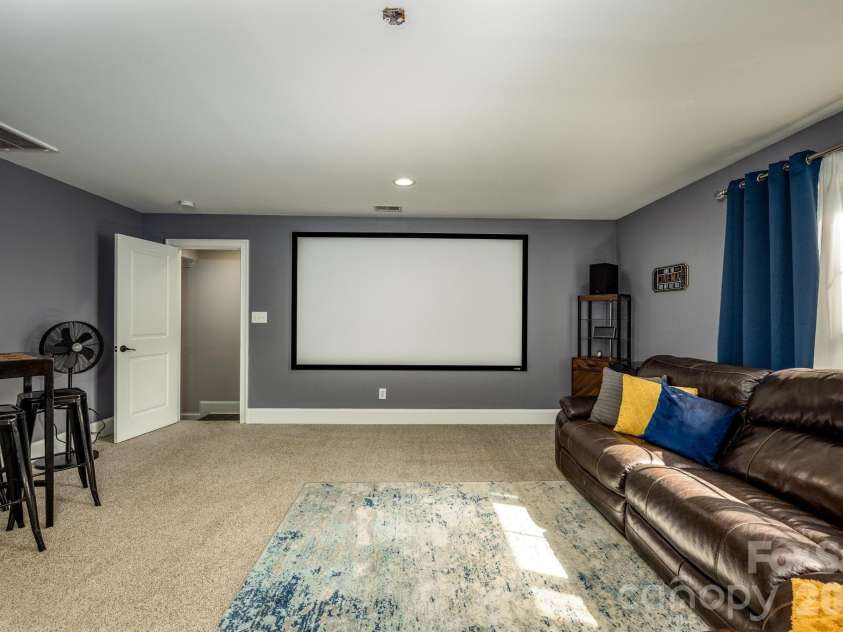 4017 Halyard Drive, Denver, NC 28037.  MLS# CAR4325753, YatesRealty ID 25379. 