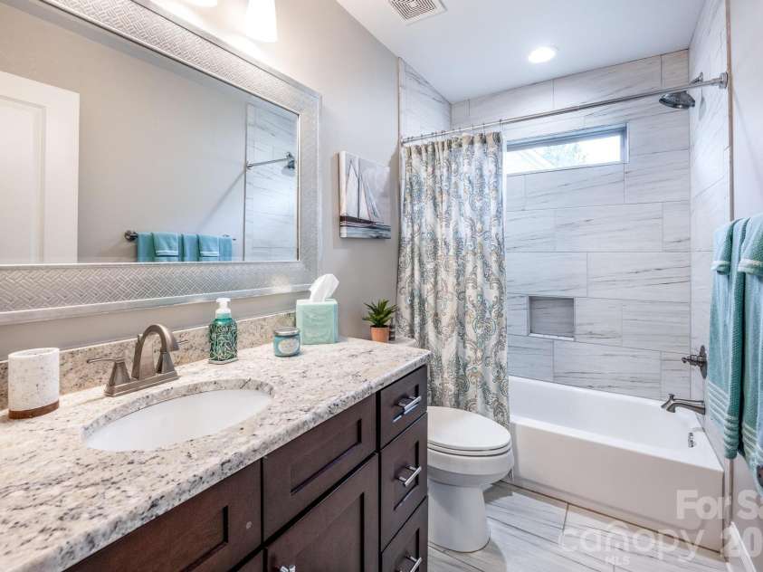 4017 Halyard Drive, Denver, NC 28037.  MLS# CAR4325753, YatesRealty ID 25379. 