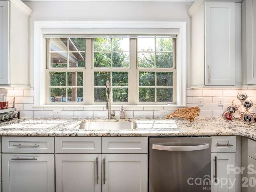 4017 Halyard Drive, Denver, NC 28037.  MLS# CAR4325753, YatesRealty ID 25379. Lots of cabinet space and more natural lighting