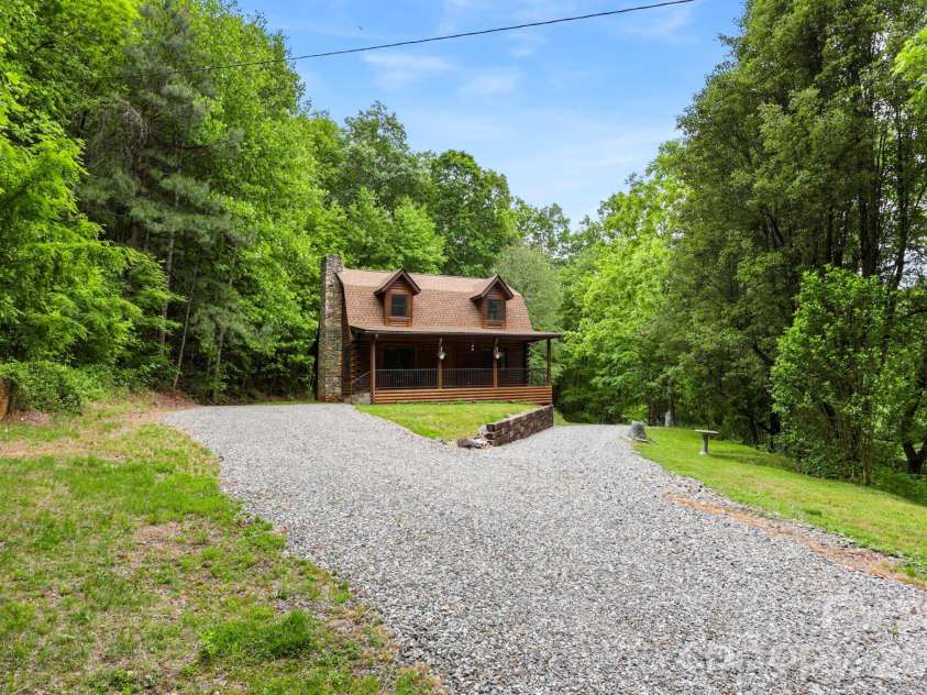 5 Rustic Ridge Drive, Candler, NC 28715.  MLS# CAR4379747, YatesRealty ID 25379. 