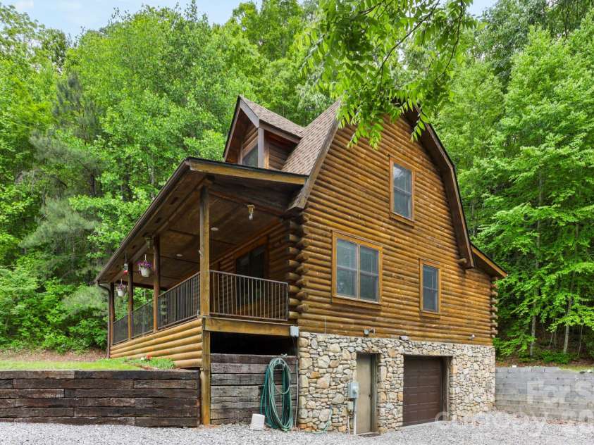 5 Rustic Ridge Drive, Candler, NC 28715.  MLS# CAR4379747, YatesRealty ID 25379. Basement garage