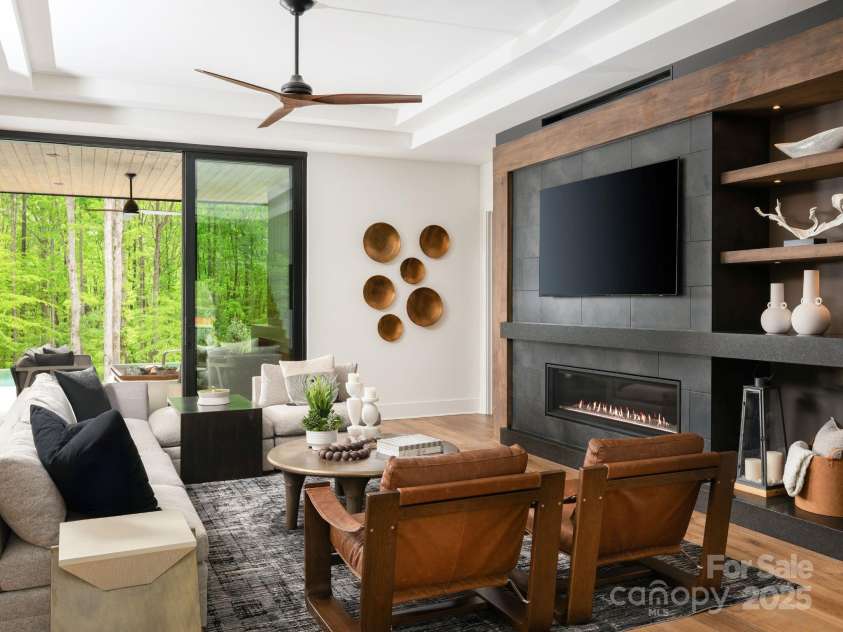 116 Hunt Camp Trail, Davidson, NC 28036.  MLS# CAR4205706, YatesRealty ID 2538. Great Room