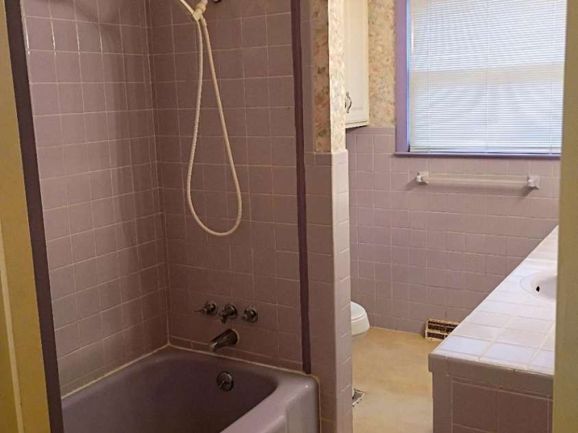 141 Justice Drive, Rutherfordton, NC 28139.  MLS# CAR4328516, YatesRealty ID 2538. Hallway Bath