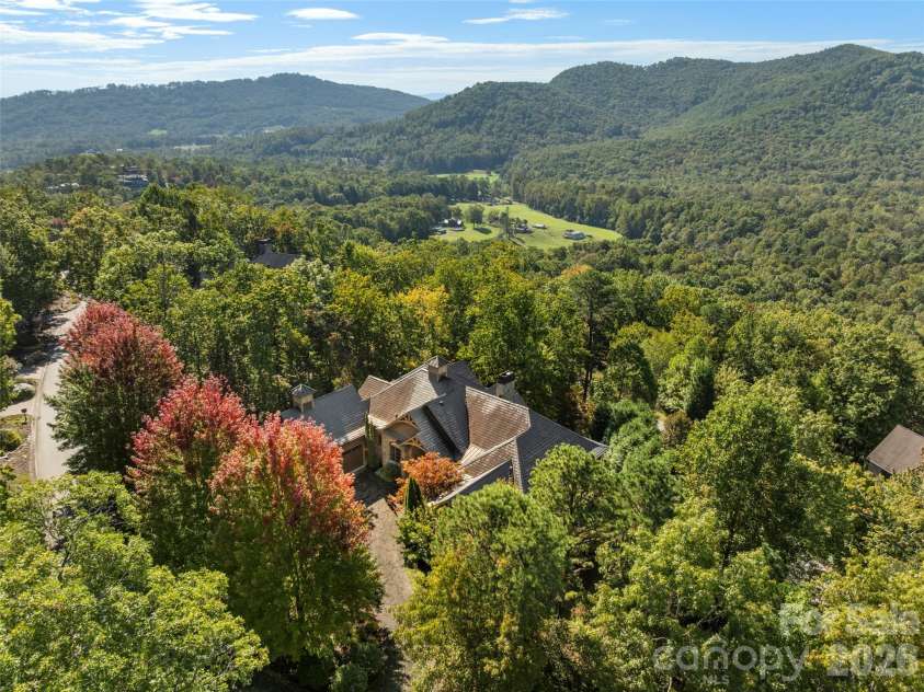 5 Rock Vista Way, Arden, NC 28704.  MLS# CAR4312341, YatesRealty ID 25380. 