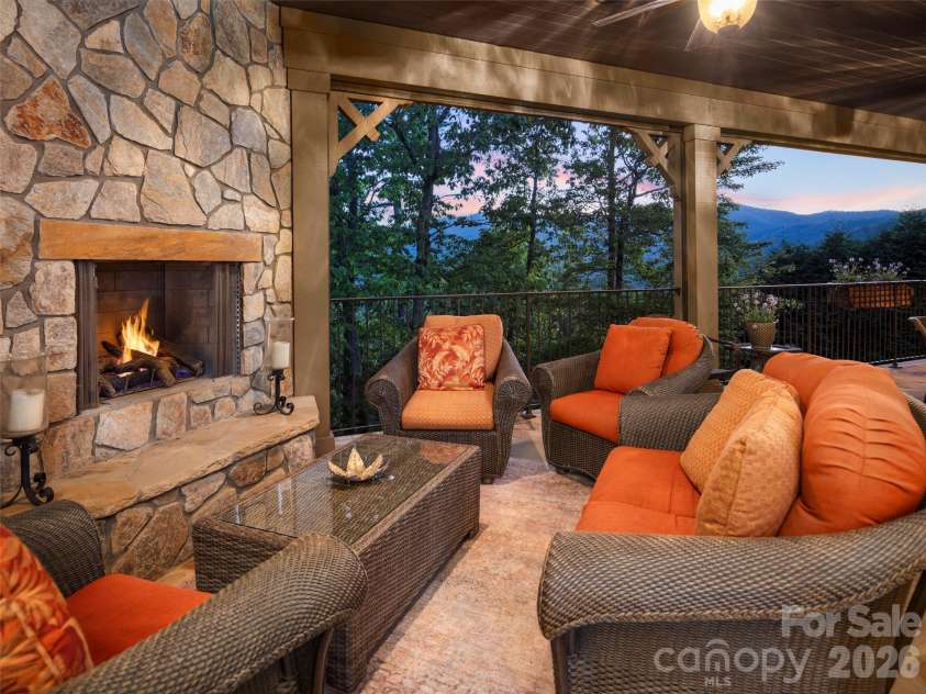 5 Rock Vista Way, Arden, NC 28704.  MLS# CAR4312341, YatesRealty ID 25380. 