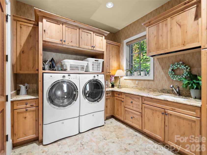 5 Rock Vista Way, Arden, NC 28704.  MLS# CAR4312341, YatesRealty ID 25380. 